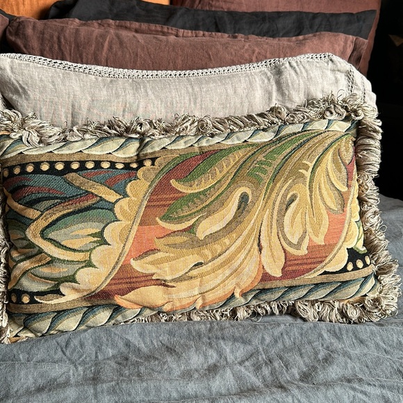 2 elegant lumbar pillows in beautiful earth toned colors Deco design From Gumps - Picture 6 of 16